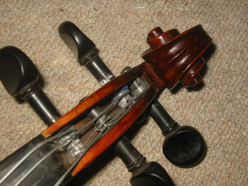 old Viola needs service & cleaning, nicely flamed back and side!