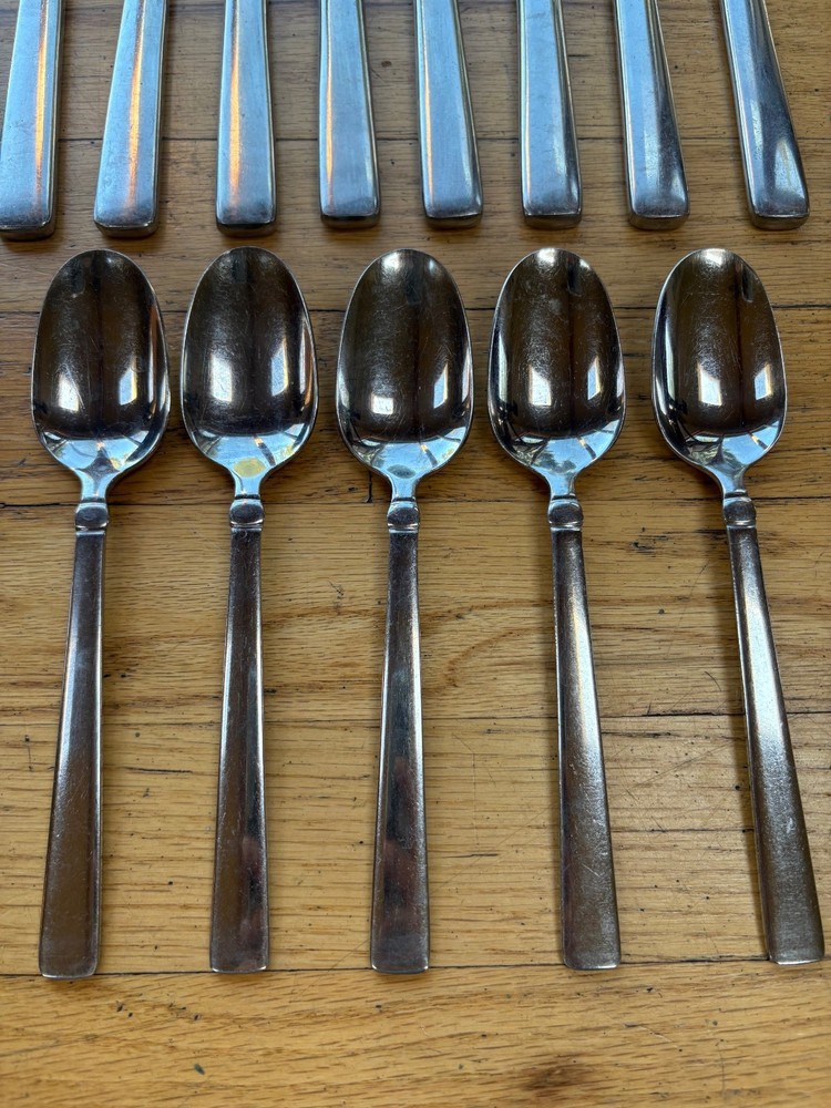 Vintage Oneida ATTALIA Pattern 35-Pc Flatware Set Stainless 18/0 Replacement
