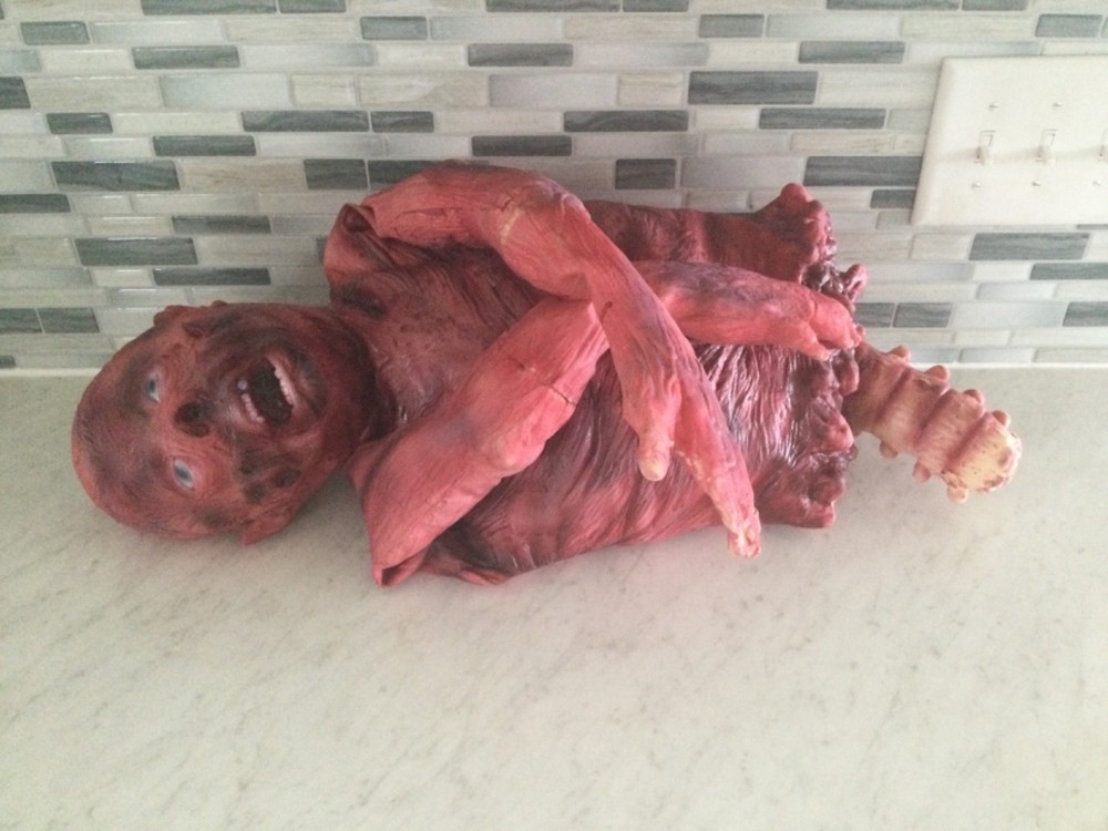 HALLOWEEN HORROR ZOMBIE LARGE REALISTIC DUMMY