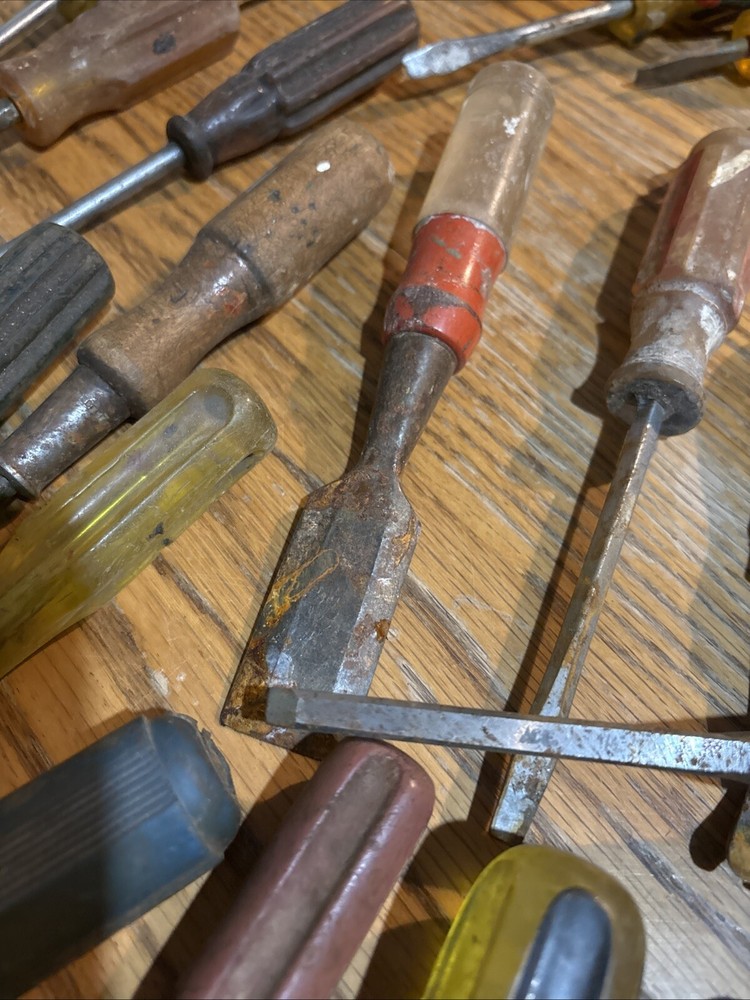 HUGE SCREWDRIVER LOT MIXED 82 PIECES TOTAL