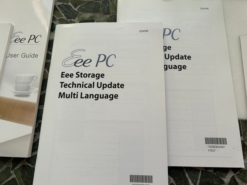 Asus Eee PC Windows XP Edition disks, booklets, start guide