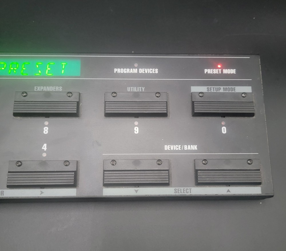 Digital Music Corp. Ground Control Programmable MIDI Foot Controller