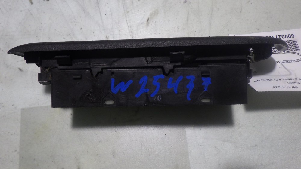 05 INFINITI G35 Front Door Switch