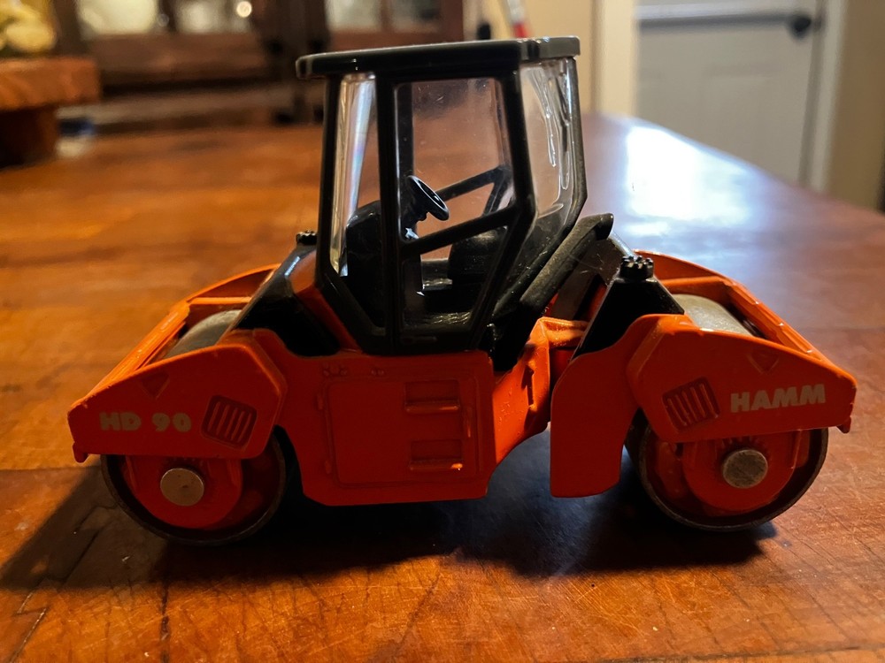 Diecast Hamm HD90 Double Drum Roller
