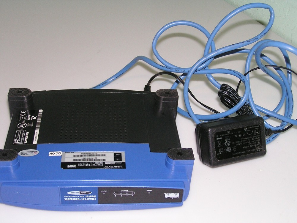 Linksys BEFSR41 100/10 Etherfact Cable/DSL 4 Port Router v.2 - WORKING