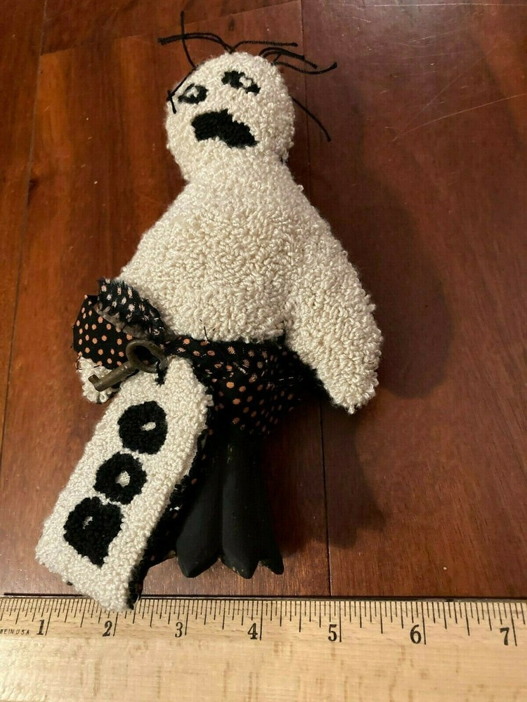 Punch Needle Black & White Ghost Halloween  