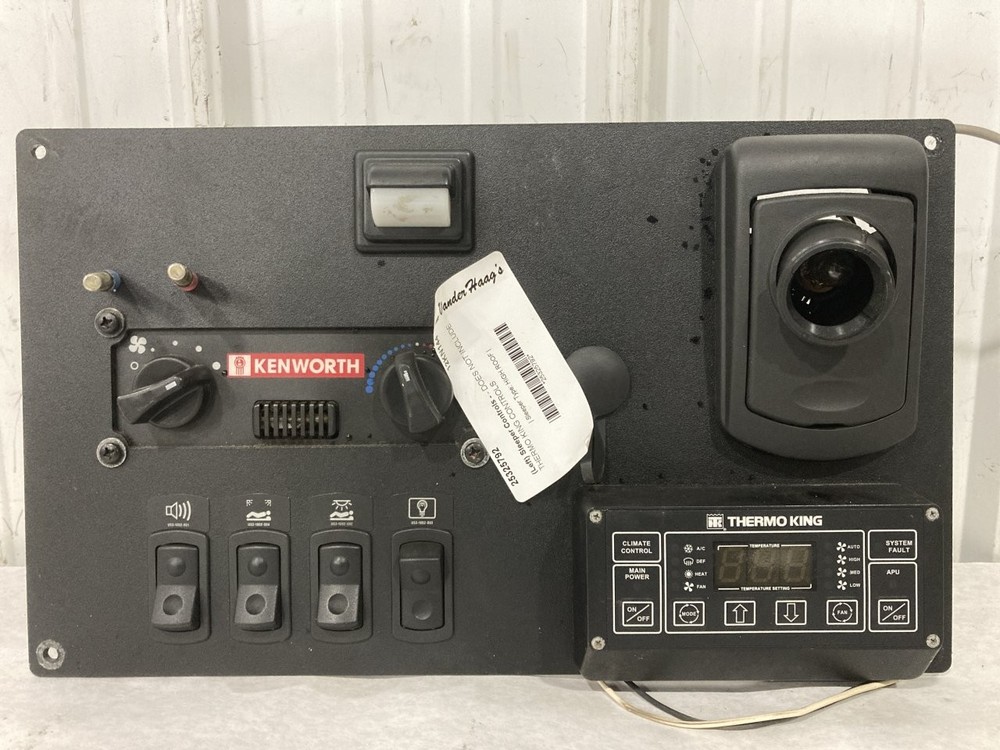 Kenworth T700 Left/Driver Sleeper Control - Used