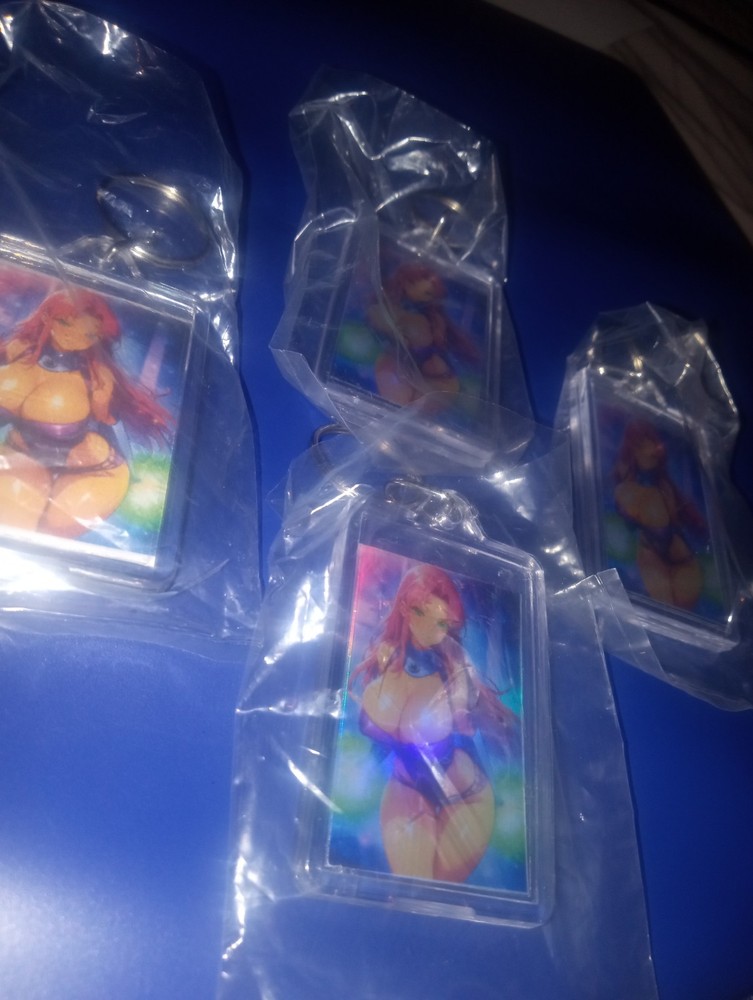 Waifu Starfire Keychain