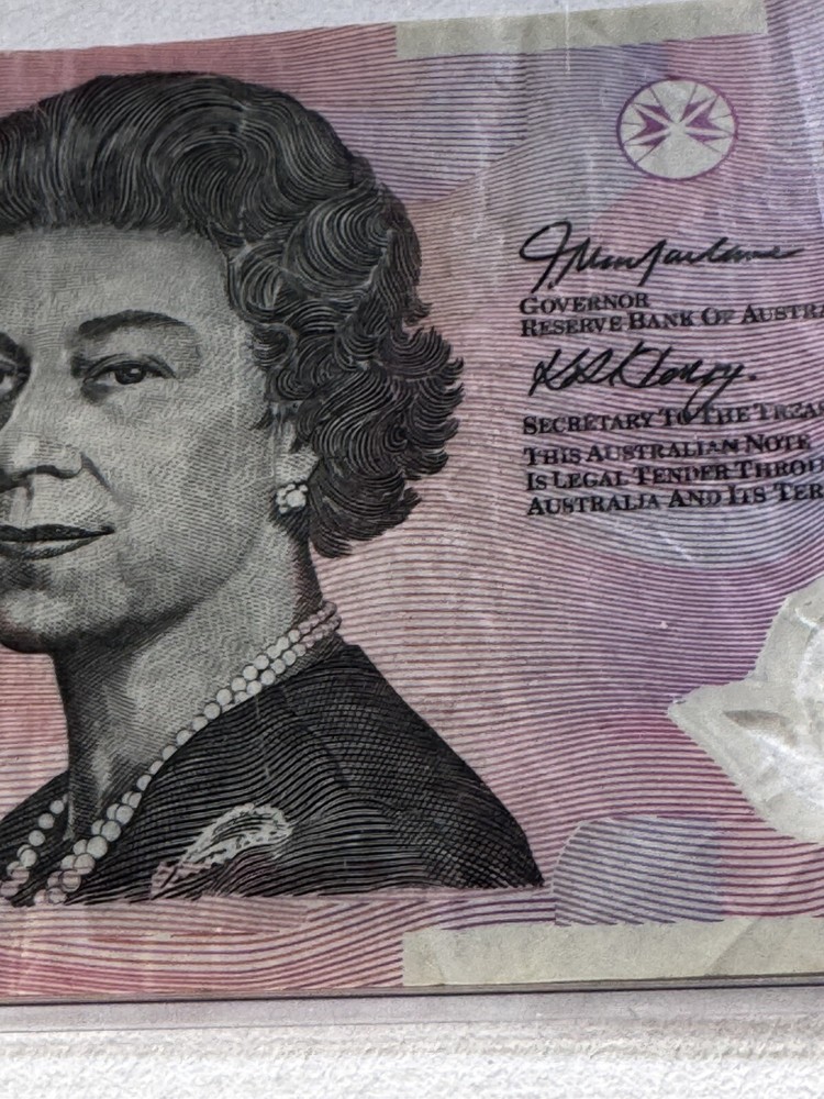 2005 Australia $5 Polymer Banknote Prefix AB P# 57c