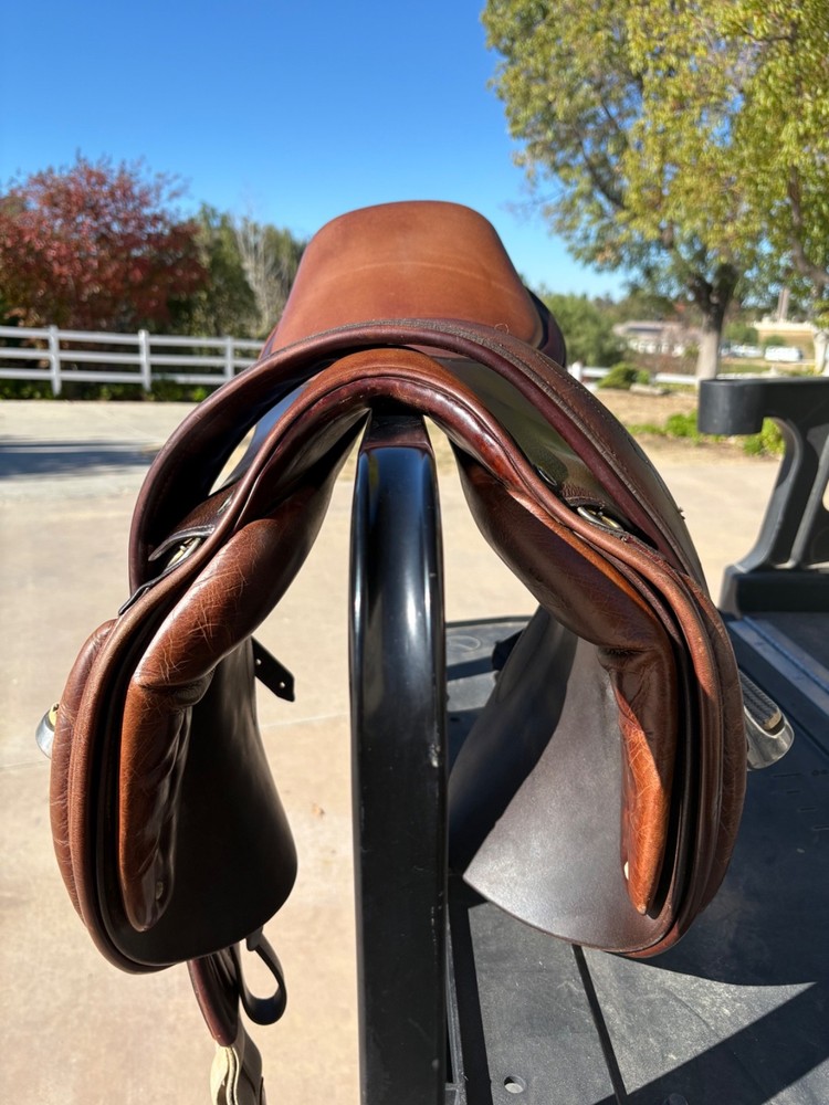 TAD COFFIN SMART-RIDE PERFORMANCE SADDLE WITH FORWARD FLAPS SIZE 16