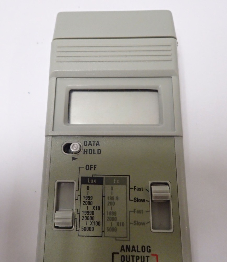 RCC ELECTRONICS 340 ILLUMINOMETER LIGHT METER W/ CASE + CERTIFICATES