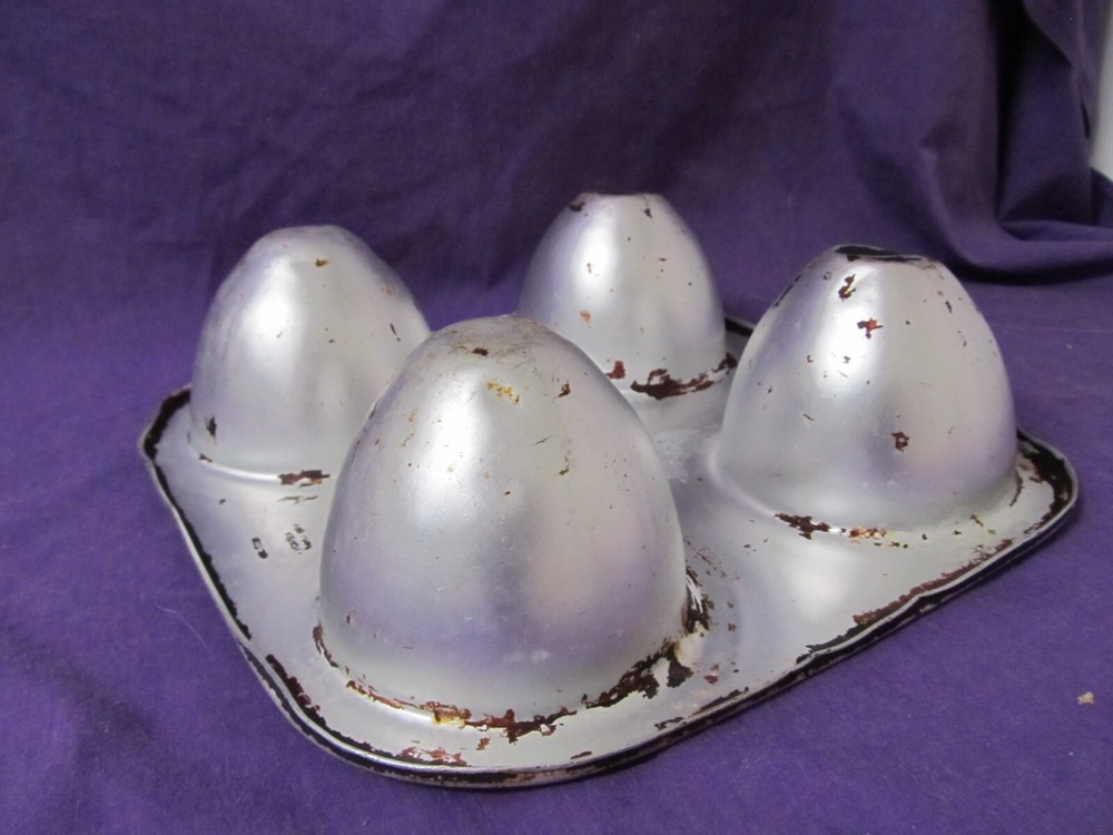 Used Wilton Petite Doll Hills cake pans