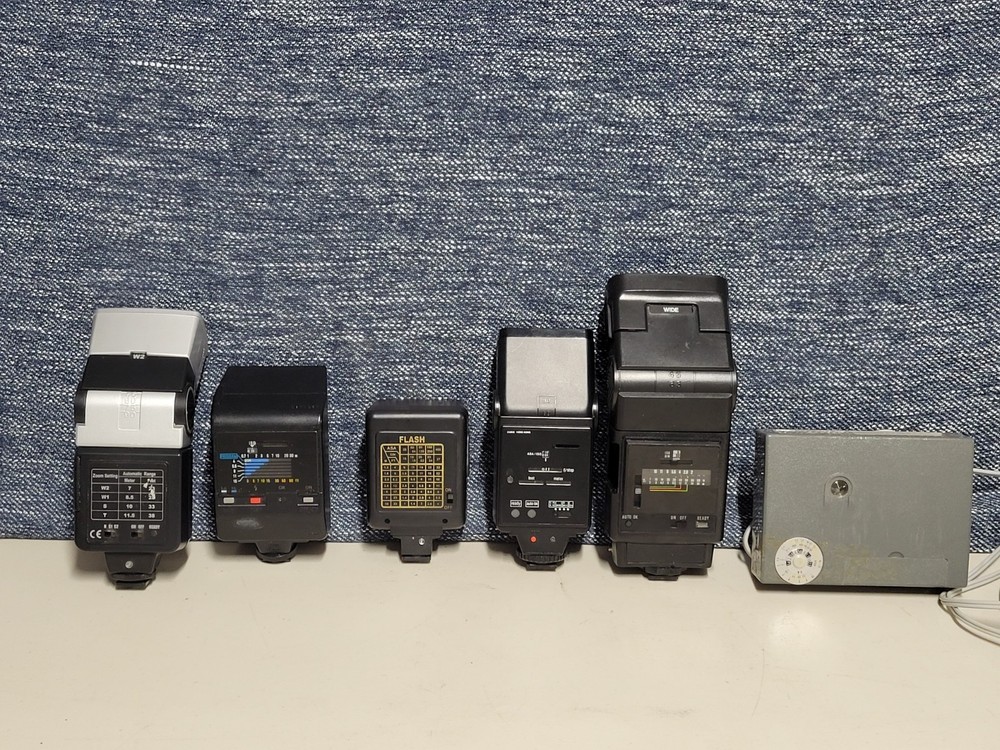 Lot of Camera Flashes UNTESTED