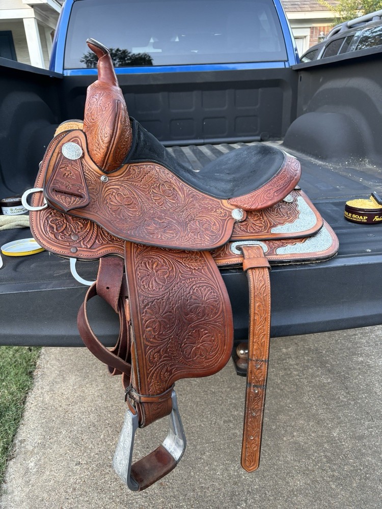 15” Circle Y Gladewater Show Saddle