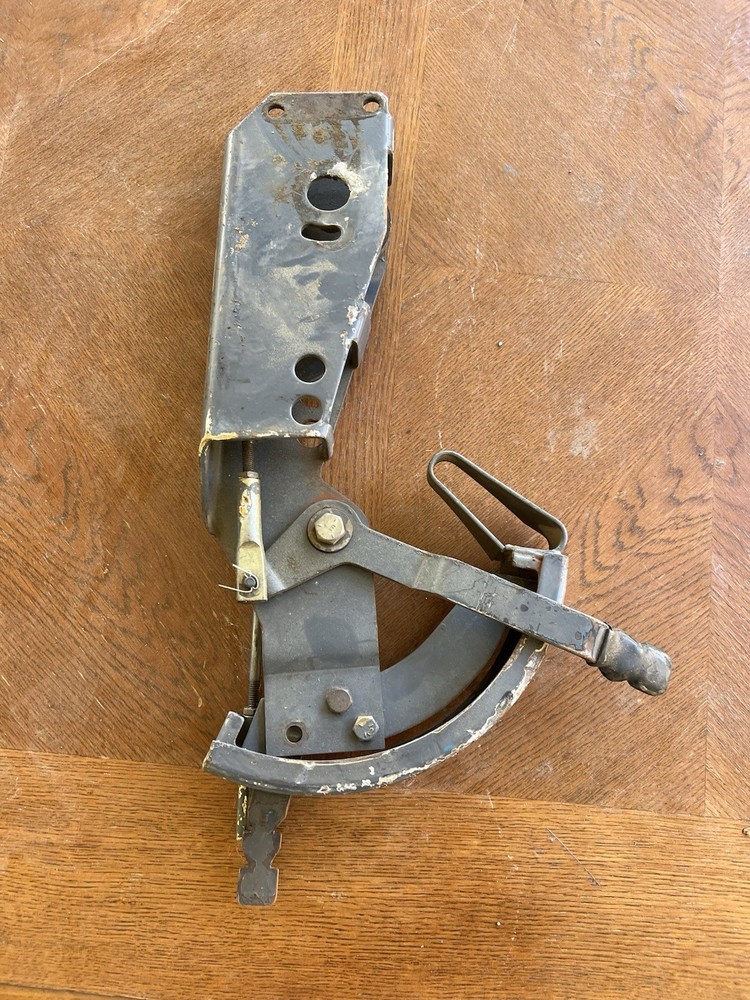 ford new holland shifting bracket