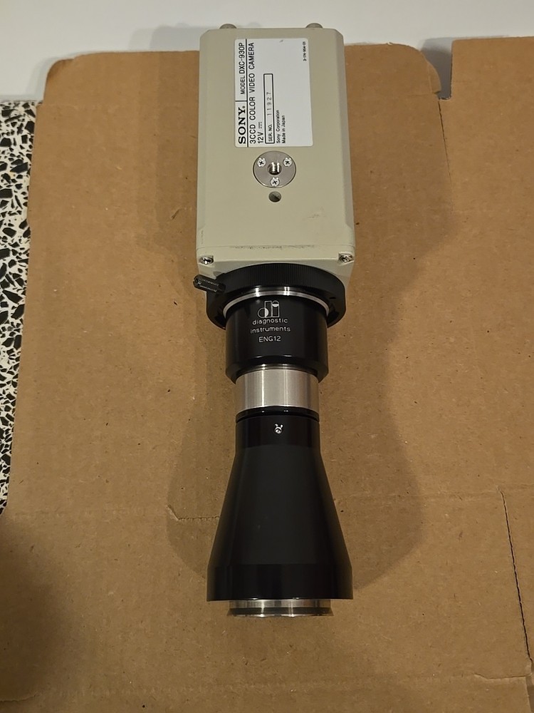 Sony 3CCD-IRIS DXC-930P Microscope Video Camera w/ENG12 Coupler, Lens