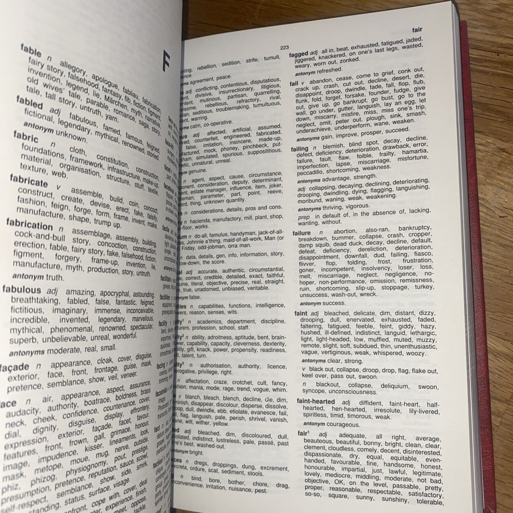 Chambers Hardback 1991 Concise Dictionary And Thesaurus