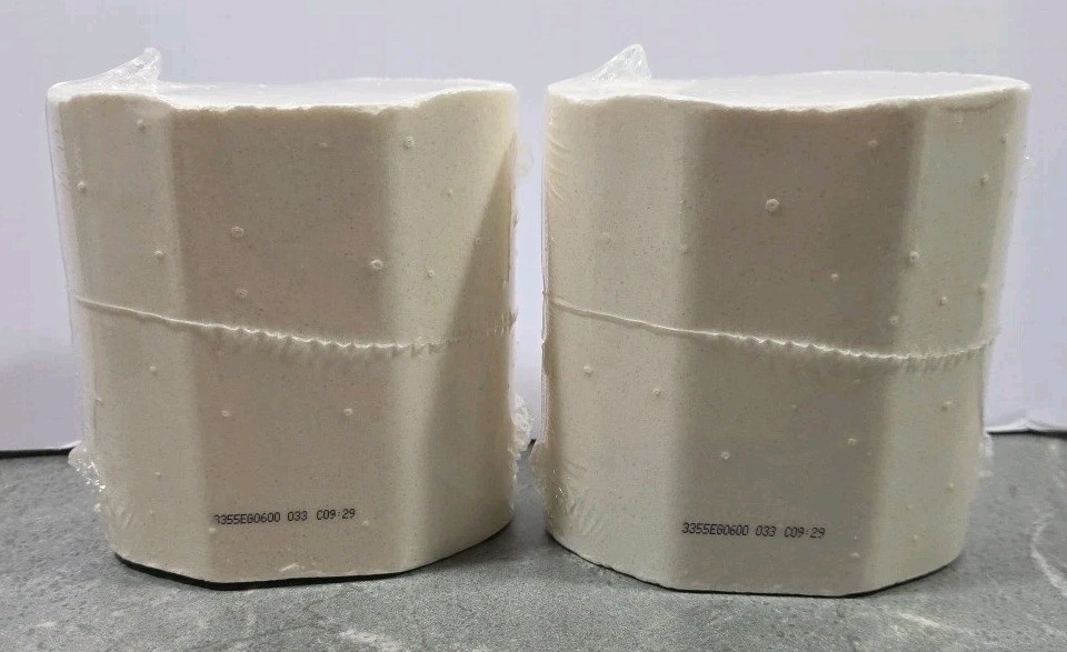 (2) Ecolab Home-Style Solid Laundry Detergent (6101659) 3 lbs.each