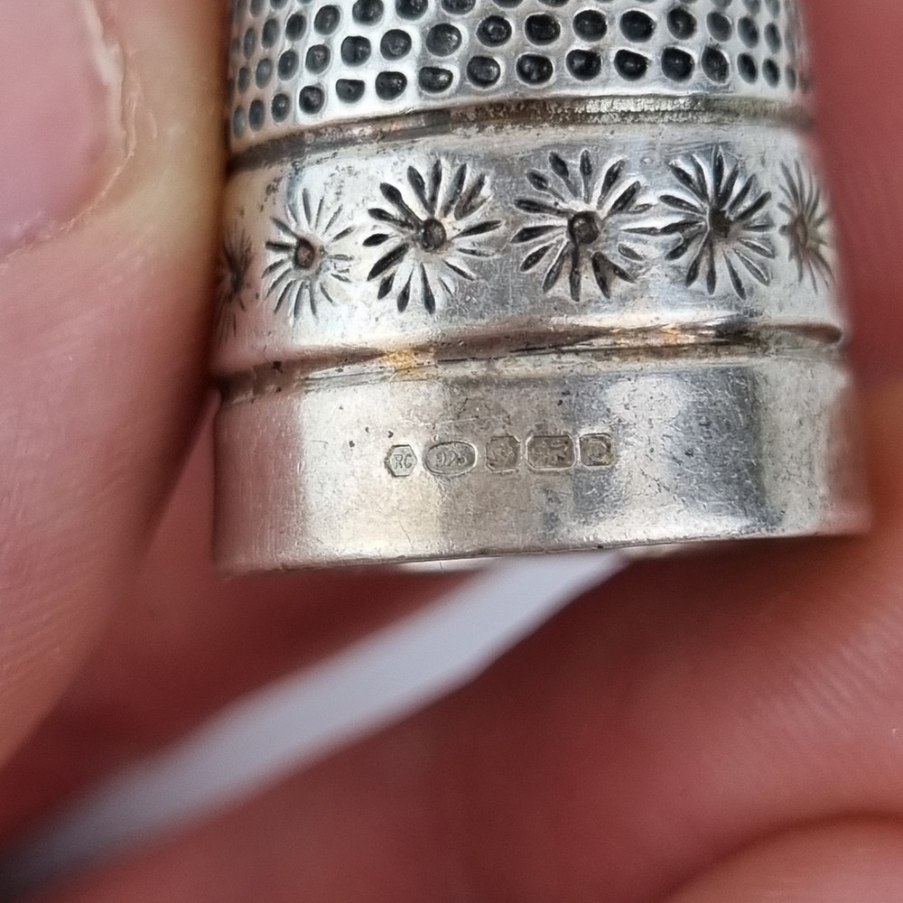 Solid Silver Thimble Sheffield 2002 Carrs Of Sheffield