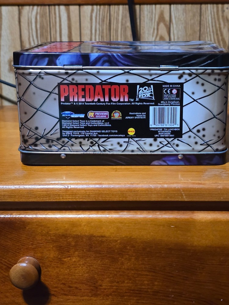 Predator 2014 Tin Lunch Box w/Thermos by Diamond Select