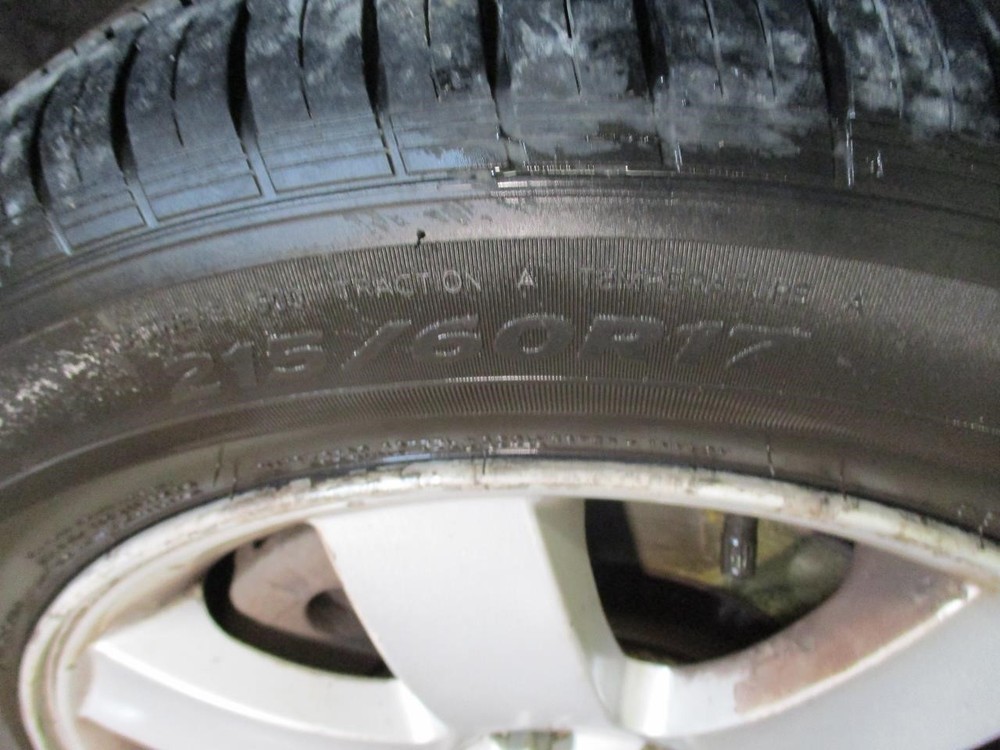 Used Headrest fits: 2007 Ford Five hundred Grade A