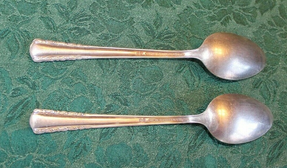 Holmes & Edwards Inlaid Silverplate Teaspoon