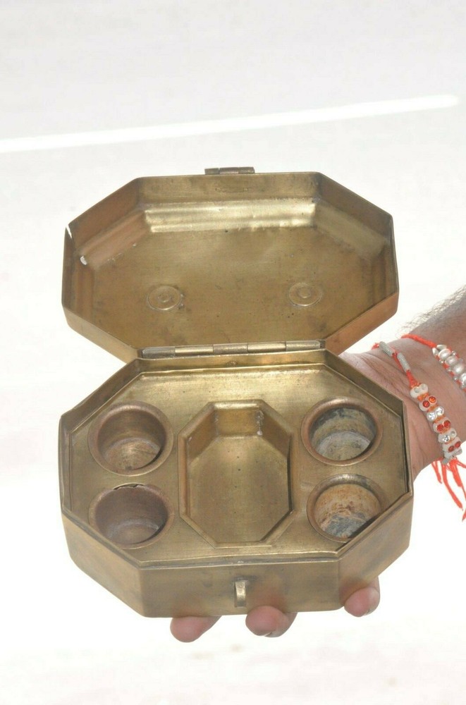 Vintage Brass Handcrafted Solid 5 Compartment Betel Nut Box