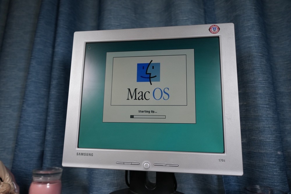 1993 Apple Macintosh Centris 660AV Computer + Keyboard & Mouse (TESTED & WORKS)
