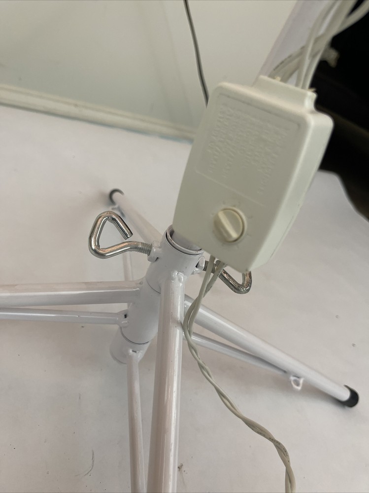 7´ Ft Tall Shimmering Christmas Tree white