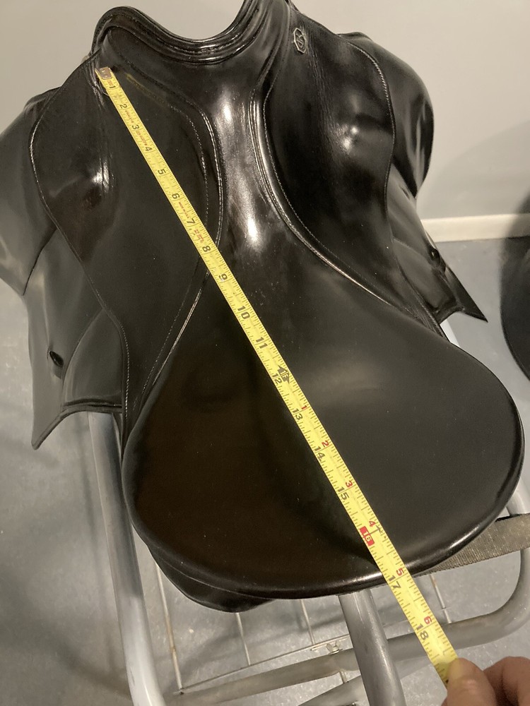 Kieffer Munchen dressage saddle 17” Med Tree