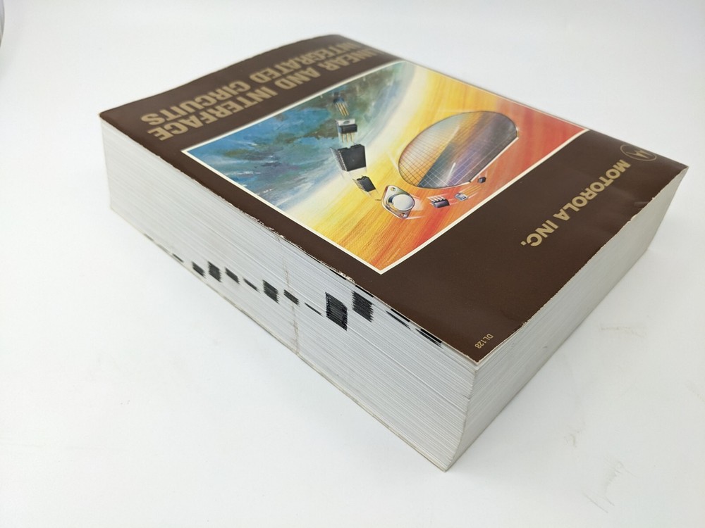 1983 Motorola Linear and Interface Integrated Circuits Book, Very Clean, DL128