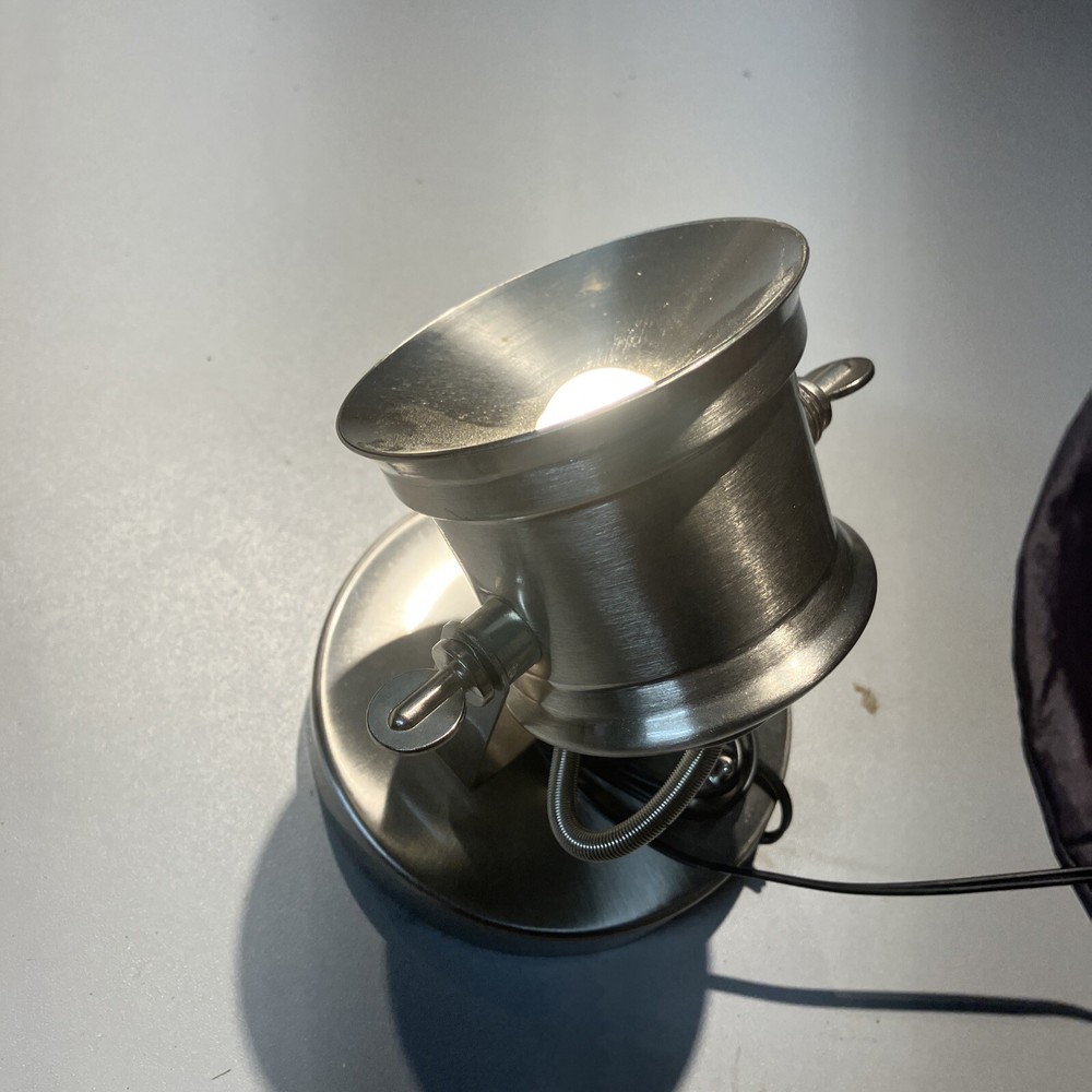 Desktop Spotlight crome very bright