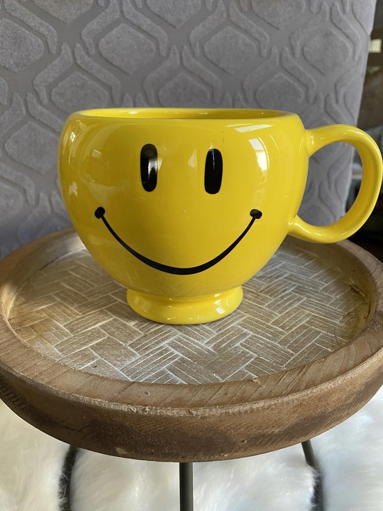 Yellow Smiley Face Ceramic Mug