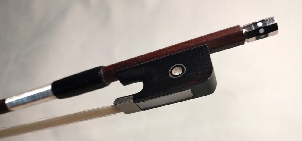 Viola Bow 4/4 Easy to Hold & Handle, Soft Attack When Wanted, 29.5” / 74.93cm