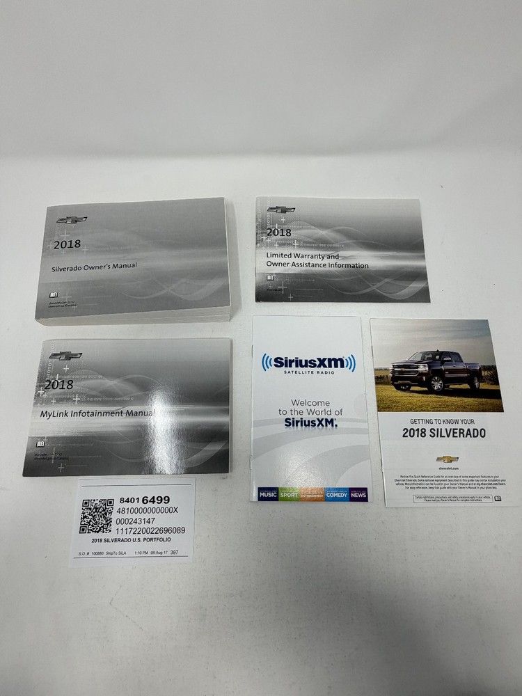 2018 Chevrolet Silverado Owners Manual OEM Set