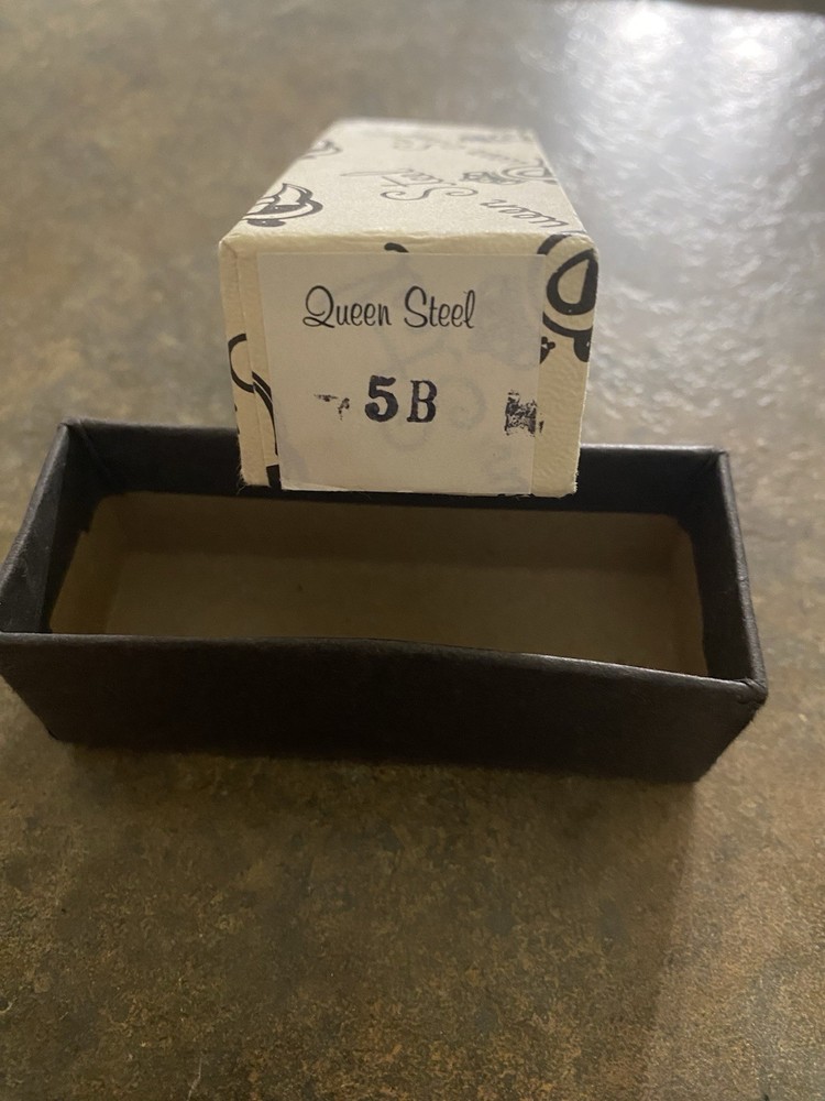 Queen Knife Box EMPTY BOX ONLY
