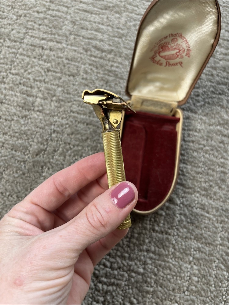 Gold Shake Sharp Razor In Original Box 1940’s Collectable