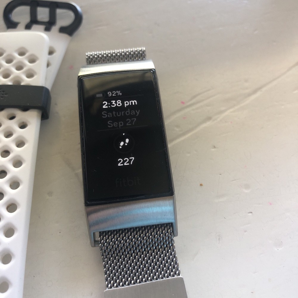 Fitbit Charge 4