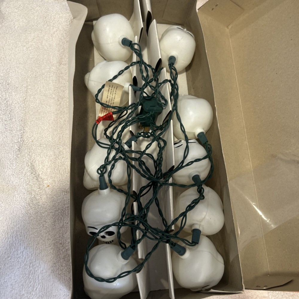 Vtg Halloween Stringer String 10 Light Set Blow Mold Pumpkins Skulls