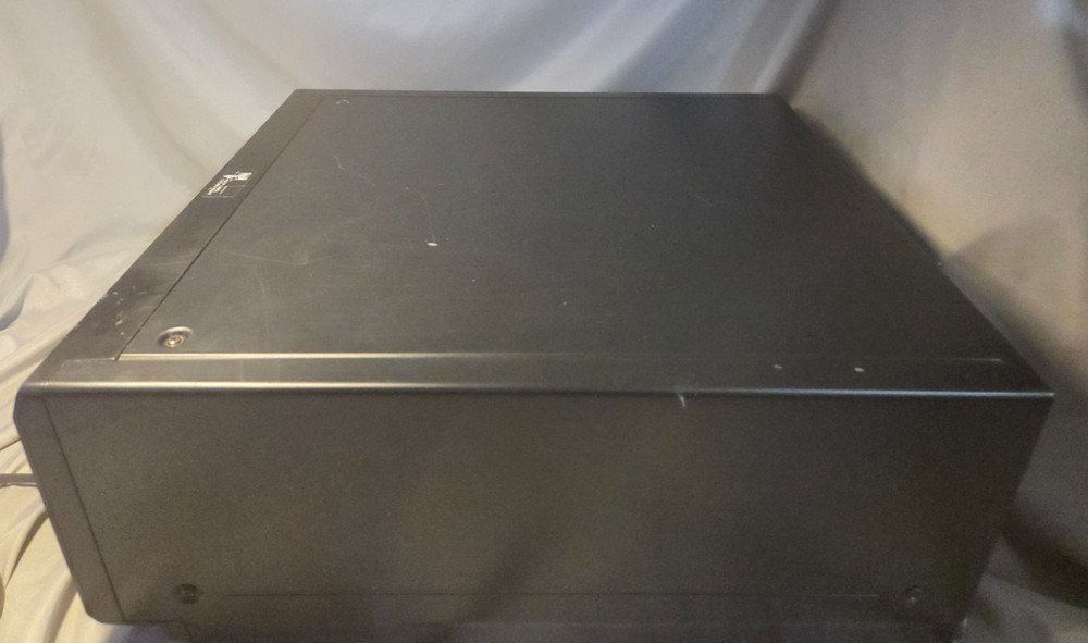 Sony CDP-CX300 Mega Storage 300 Disc CD Player Powers On, Turns