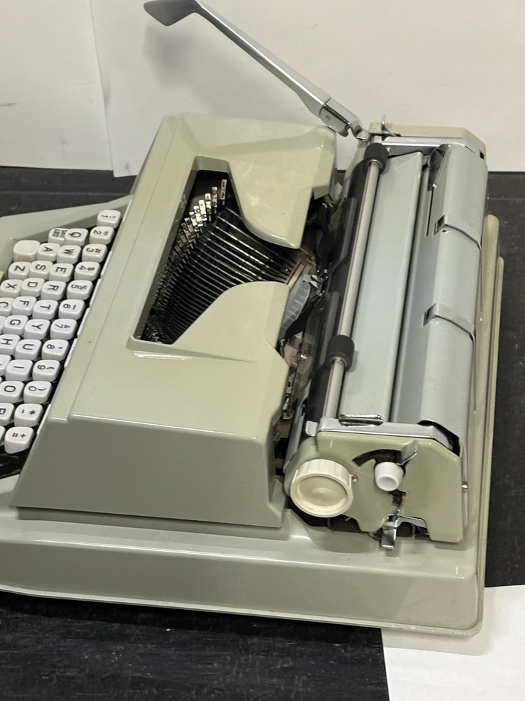HERMES 3000 TYPEWRITER Clean Selling As Is Untested Likely Works
