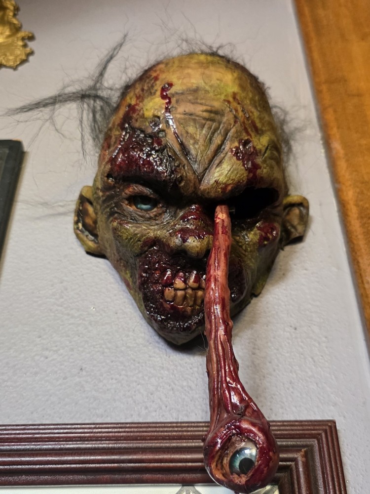 Zombie Gore Head wall hanger