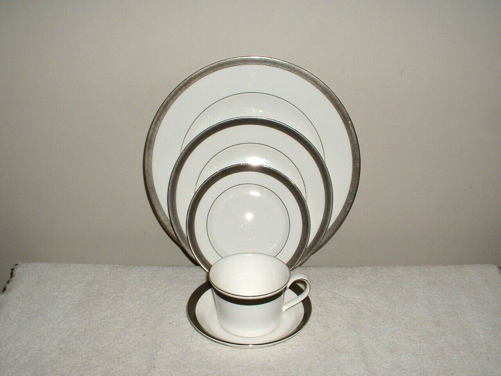Wedgwood Metropolis 5 Piece Place Setting