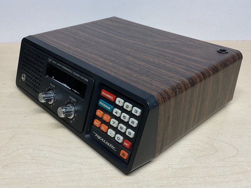 Realistic Pro-2008 UHF Direct Entry Programmable Scanner Receiver UHF VHF Tested