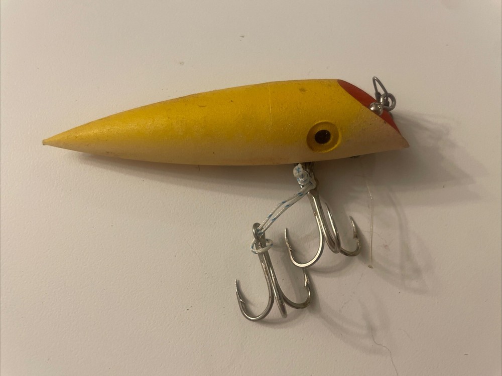 VINTAGE Unbranded Rattling J-Plug with Hook Harness