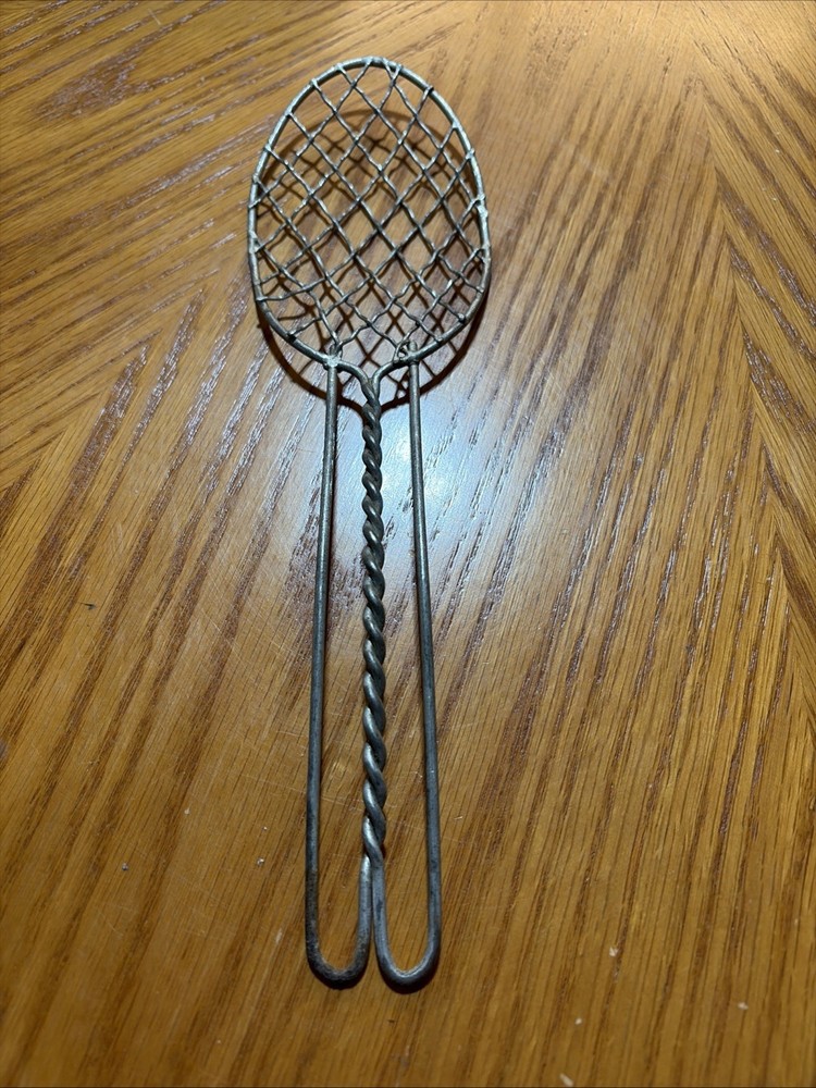 Vintage Wire Mesh Doughnut Dumpling Strainer or Dip 10.75” Long