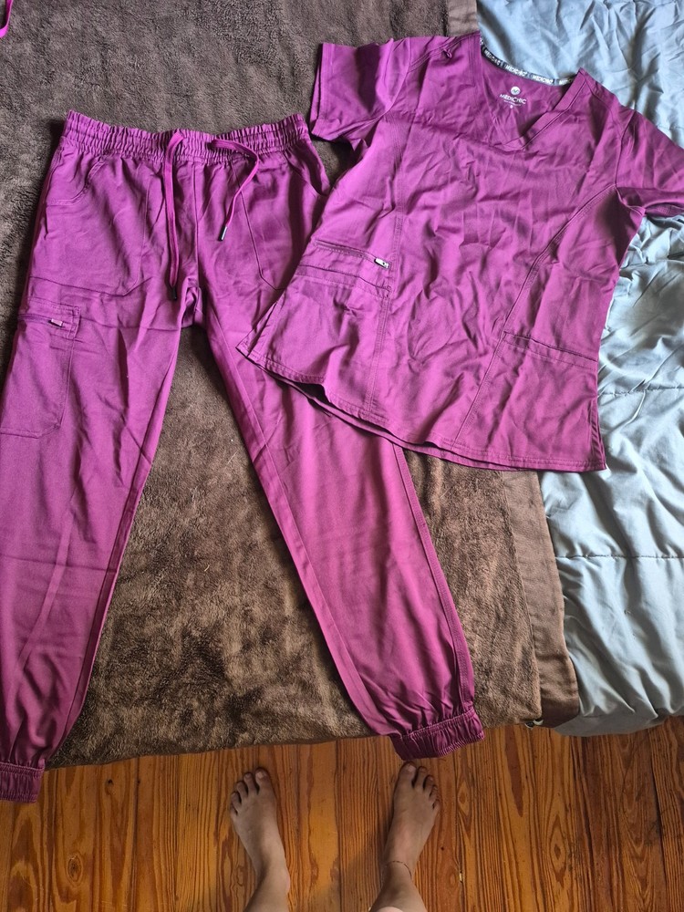 scrub sets women size small