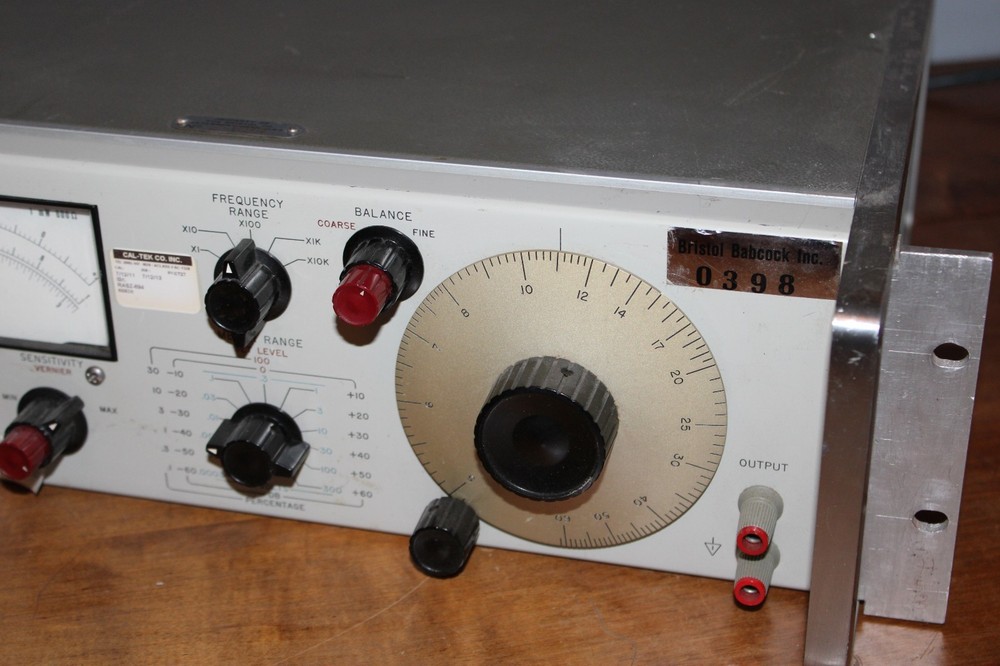 HP Hewlett Packard Distortion Analyzer 331A (POWERS ON -UNTESTED)