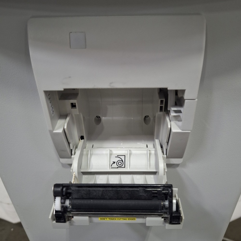 Nidek RT-5100 Digital Refractor / Phoropter