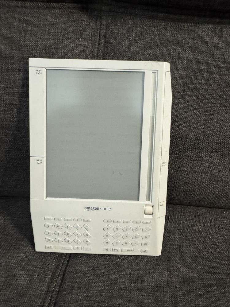 Amazon Kindle 1st Generation D00111 - READ